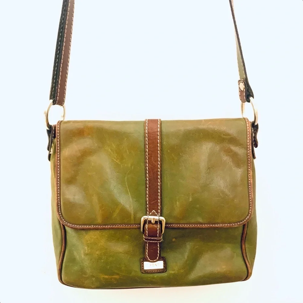 I PONTI Italian Leather Distressed Messenger Crossbody Bag, pesto